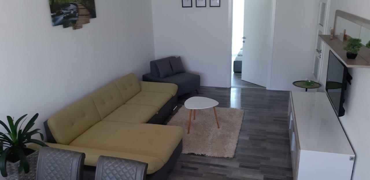 Apartman Medo Lägenhet Korenica Exteriör bild