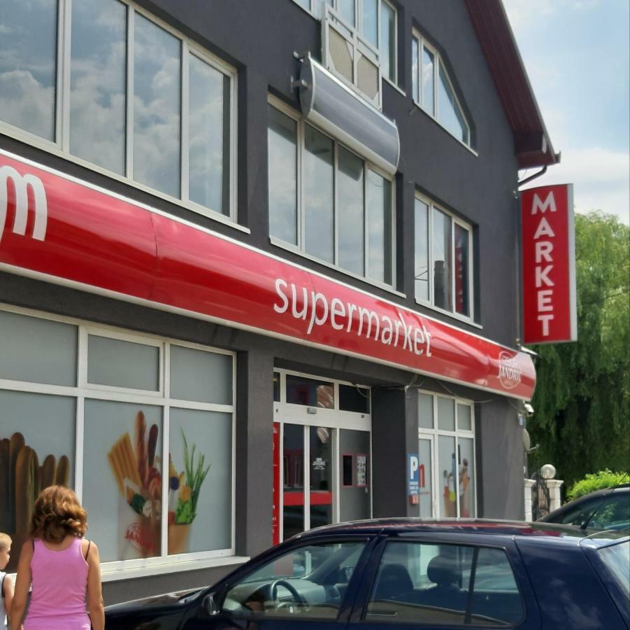 Apartman Medo Lägenhet Korenica Exteriör bild